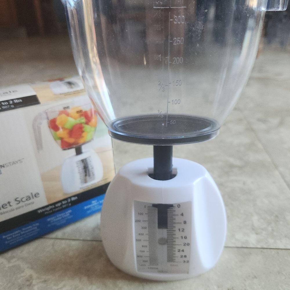 N1 Diet Scale weighs foods up to 2 lbs. Includes box